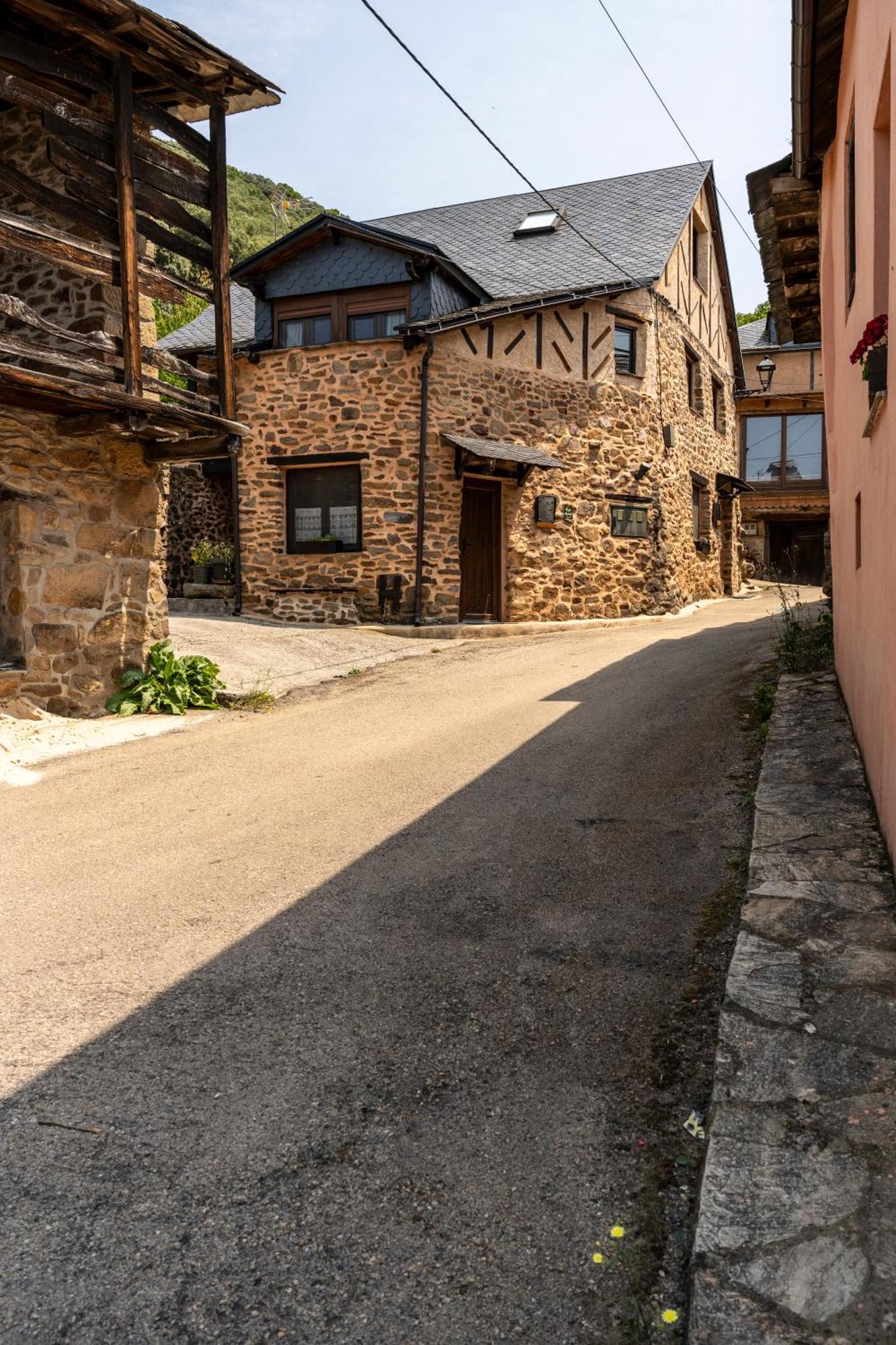 Casa De Turismo Rural Sardom2 Бембибре Экстерьер фото